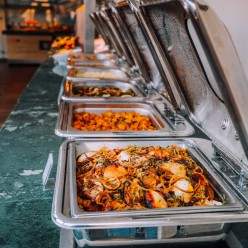 Afbeelding Medewerker catering Cargill in Wormer